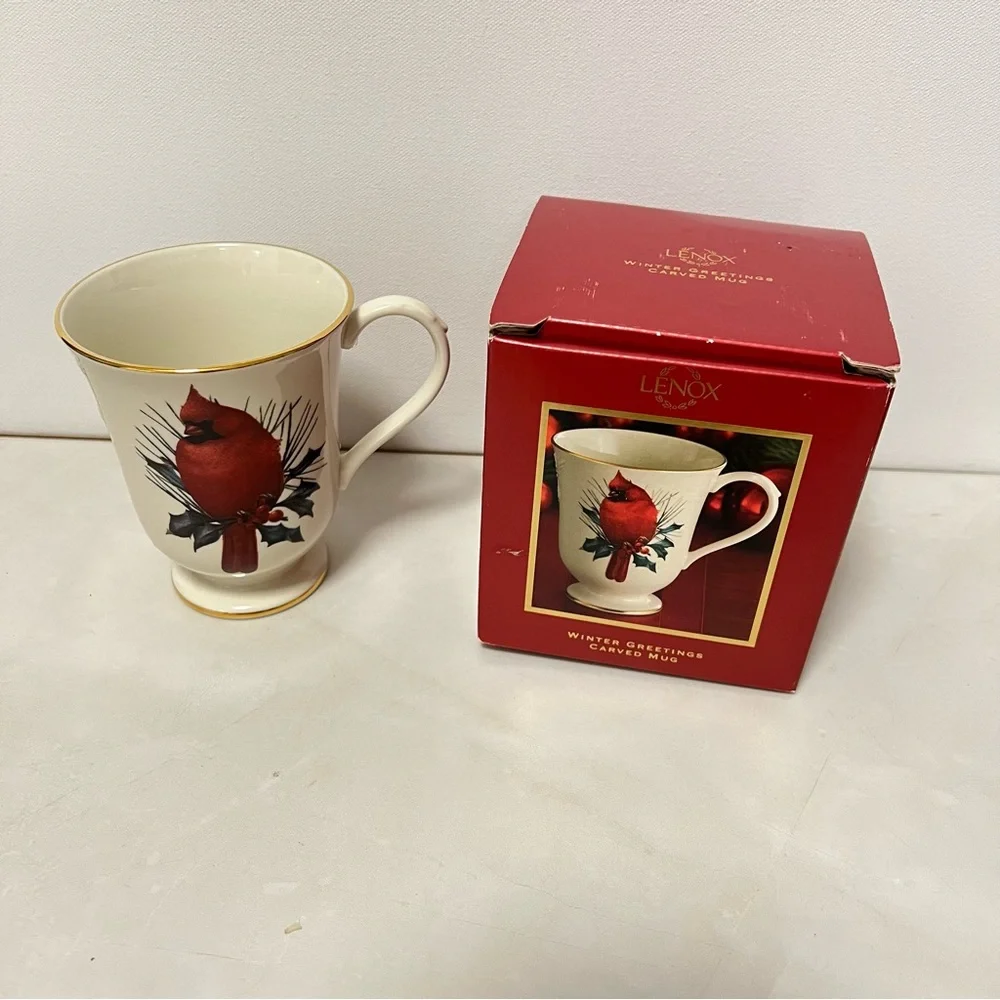Lenox Winter Greetings Cardinal Footed Coffee Mug 10 ounces